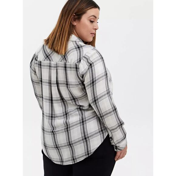 Torrid Lizzie Rayon Twill Button-Up Shirt Womens Size 5X Black & White Plaid - Picture 5 of 10